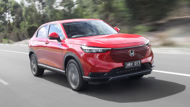 Honda HR-V Vi-X 2022 driving highway