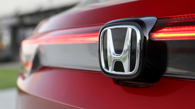 Honda HR-V Vi-X 2022 badge
