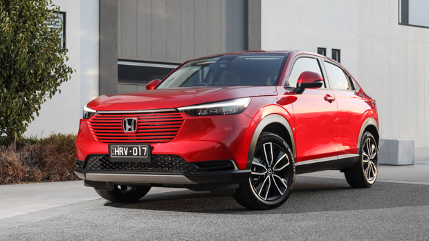 Honda HR-V Vi-X 2022 front 3/4 house