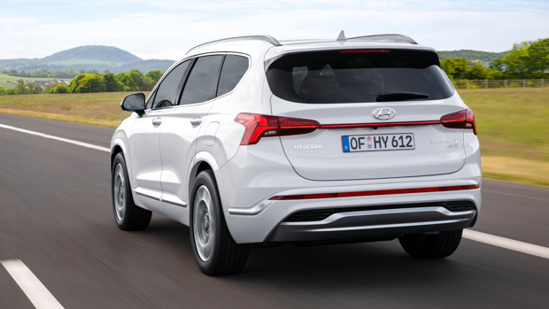 Hyundai Santa Fe Hybrid 2023 rear 3/4