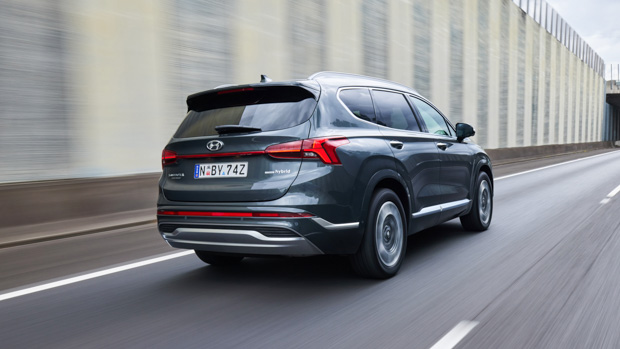 Hyundai Santa Fe Hybrid Highlander 2023 rear
