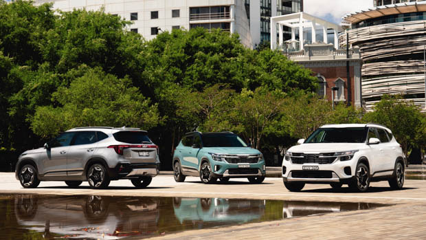 Kia Seltos GT Line 2023-28 group shot 2