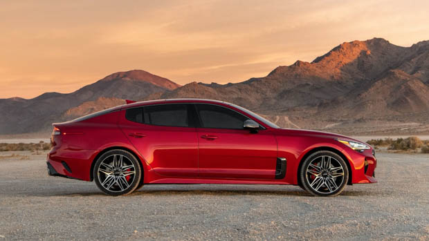 Kia Stinger 2022 red side angle