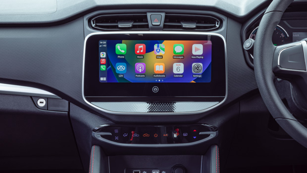 LDV eT60 2023 electric ute touchscreen carplay