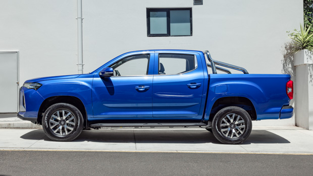 LDV eT60 2023 review jewel blue side profile