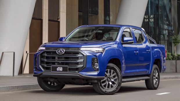 LDV eT60 2023 electric ute jewel blue front end
