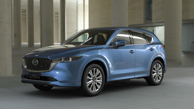 Mazda CX-5 2023 front 3/4 2