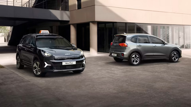 2023 Kia Niro Plus side