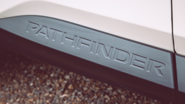 Nissan Pathfinder Ti 2023 lettering