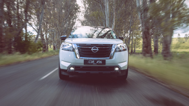 Nissan Pathfinder Ti 2023 front driving