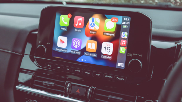 Nissan Pathfinder Ti 2023 touchscreen