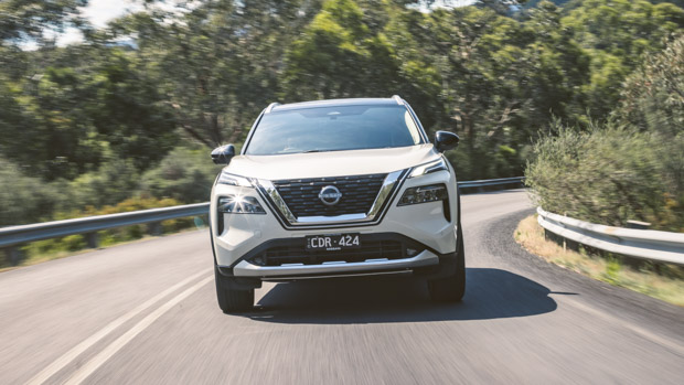 Nissan X-Trail Ti-L 2023 front highway 2