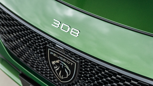 Peugeot 308 GT Premium 2023 front grille badge