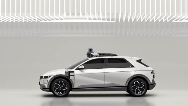 Hyundai Ioniq 5 robotaxi 2022 side profile 2