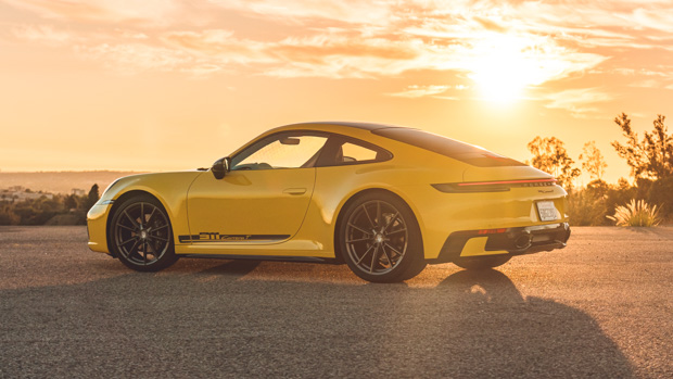 Porsche 911 Carrera T 2023 rear 3/4