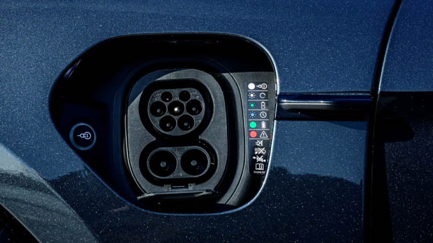 Porsche Taycan charge port 2022