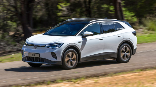 Volkswagen ID4 Pure 2023 front 3/4 driving 2