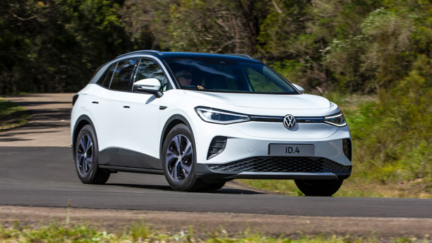 Volkswagen ID4 Pure 2023 front 3/4 driving 3