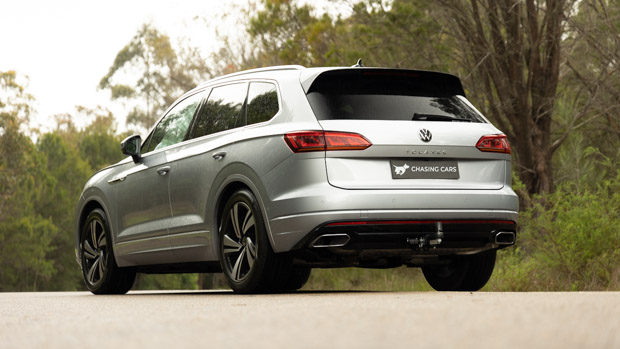 Volkswagen Touareg 210TDI R-Line 2022 rear 3/4