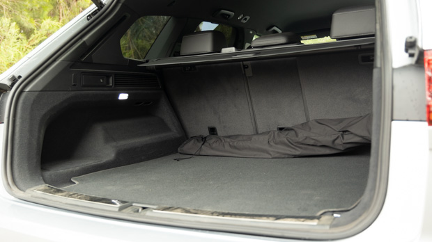 Volkswagen Touareg 210TDI R-Line 2022 boot