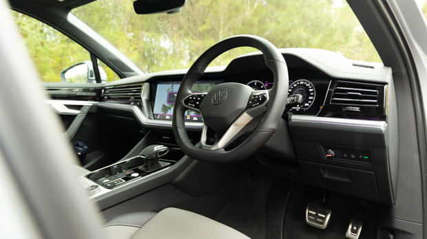 Volkswagen Touareg 210TDI R-Line 2022 interior wheel