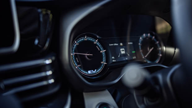 LDV eDeliver 9 2023 driver cluster