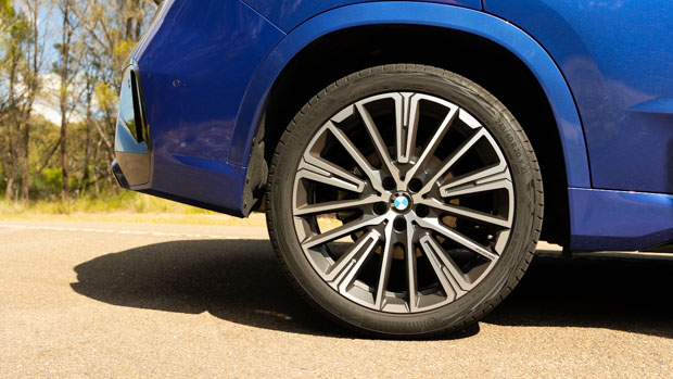 BMW X1 20i M Sport 2022 wheel