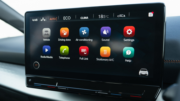 Cupra Born 2023 interior screen