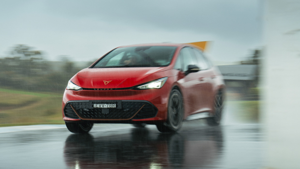 Cupra Born 2023 front blur