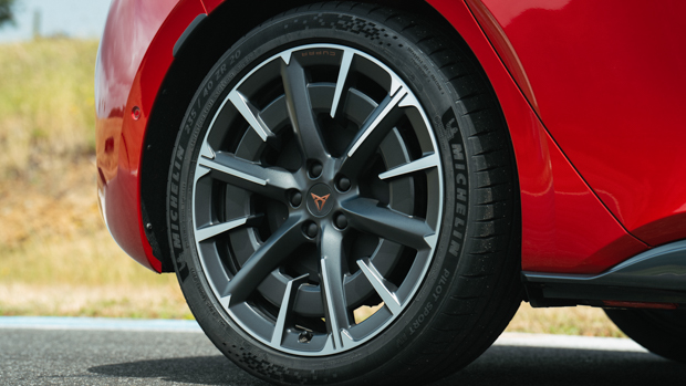 Cupra Born 2023 wheel close up