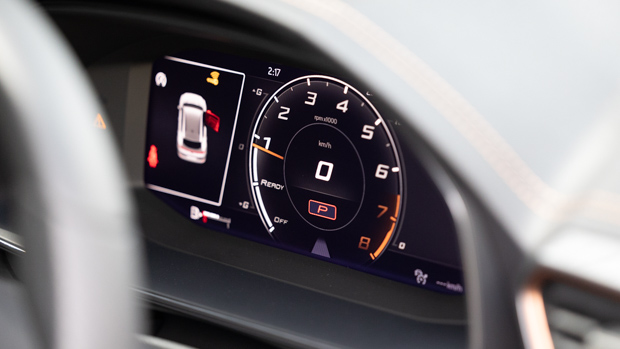 Cupra Formentor VZ 2022 digital dash close