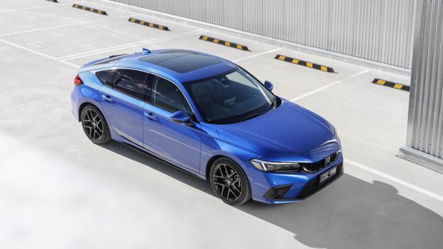 Honda Civic eHEV 2023 front 3/4 above