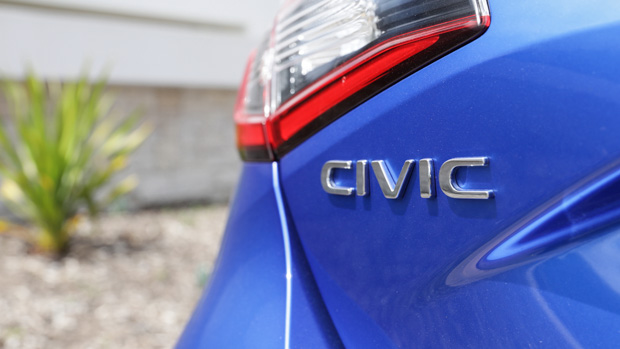 Honda Civic eHEV 2023 badge