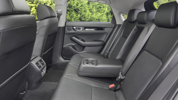 Honda Civic eHEV 2023 interior back seats