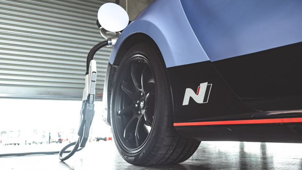 Hyundai RN22e 2023 garage charging