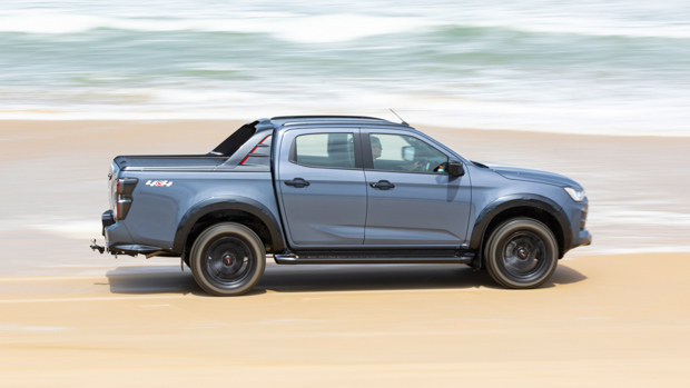 Isuzu D-Max X-Terrain 2023 side driving