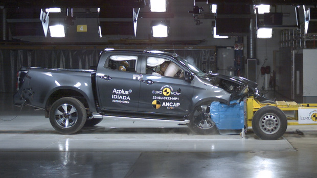 Isuzu D-Max crash 2022