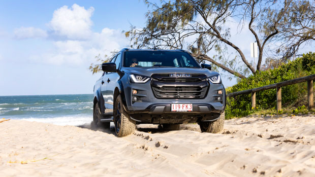 Isuzu D-Max X-Terrain 2023 front 3/4