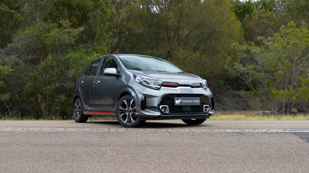 Kia Picanto GT 2022 LT front 3/4 far