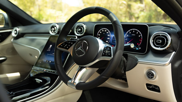 Mercedes-Benz C200 LT 2022 interior steering wheel