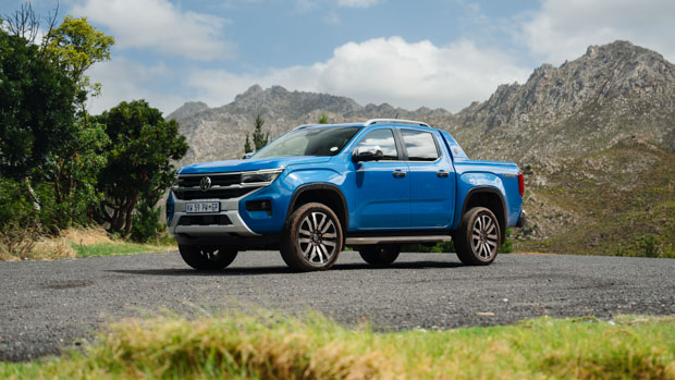 Volkswagen Amarok Aventura (Aus) 2023 front 3/4 far