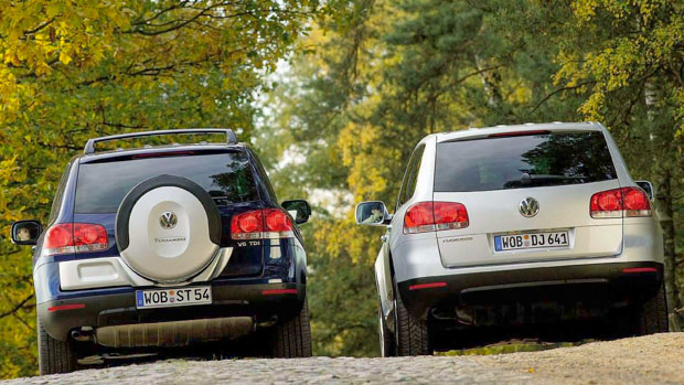 Volkswagen Touareg with spare wheel carrier-1