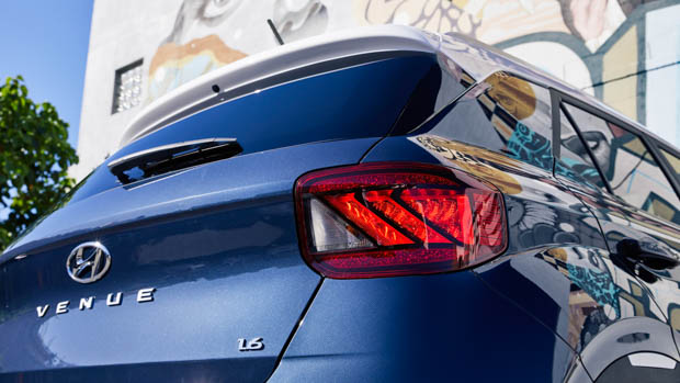 Hyundai Venue 2023 rear tail lights