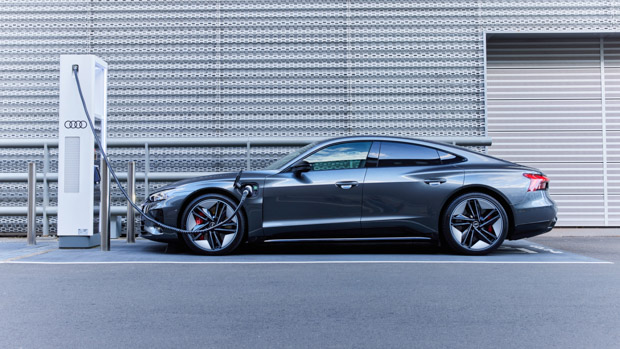 Audi E-tron GT 2023 charging
