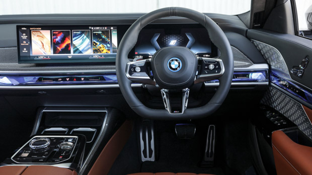 BMW i7 xDrive60 2023 interior front
