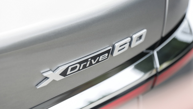 BMW i7 xDrive60 2023 badge 2