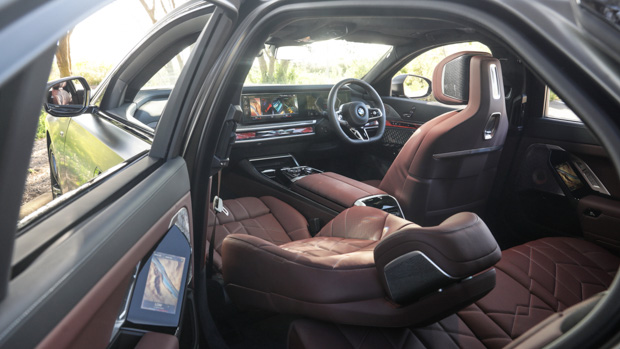 BMW i7 xDrive60 2023 interior