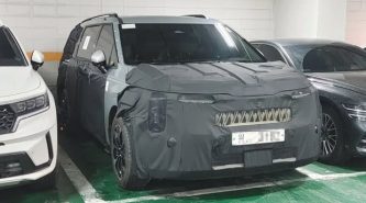 Kia Carnival 2023: updated people mover spied with EV9-inspired front end