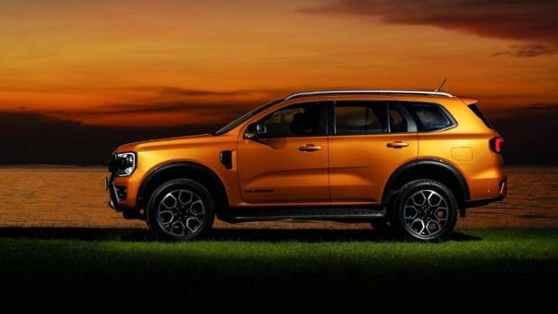 Ford Everest Wildtrak side profile 2023-1