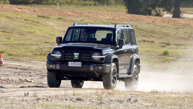 GWM Tank 300 2023 dirt road 2